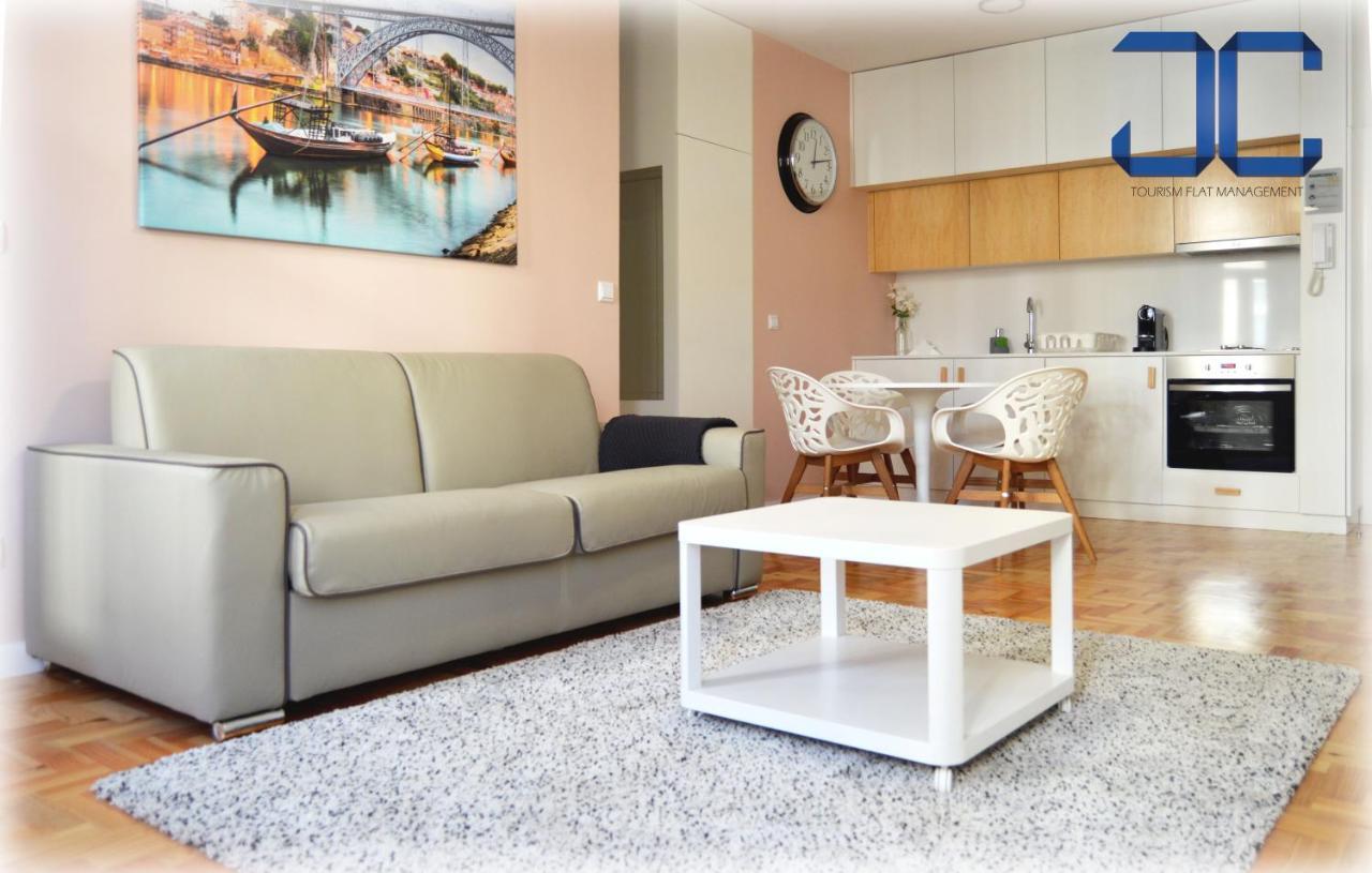Point Apartment By Jc Порту Экстерьер фото